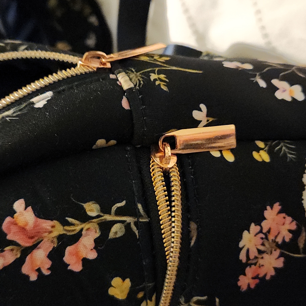 Backpack - Picture 2 of 7